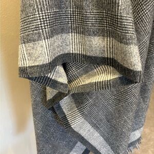 Liz Claiborne Black and White Plaid Cape